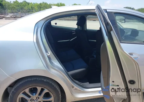 2019 Toyota Yaris Le из США, поврежденный, VIN 3MYDLBYV1KY523204